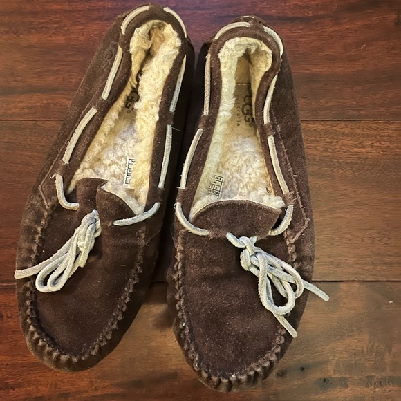 UGG Australia Dakota moccasins slippers shoes Style 5133 size 7 women’s - Picture 3 of 10